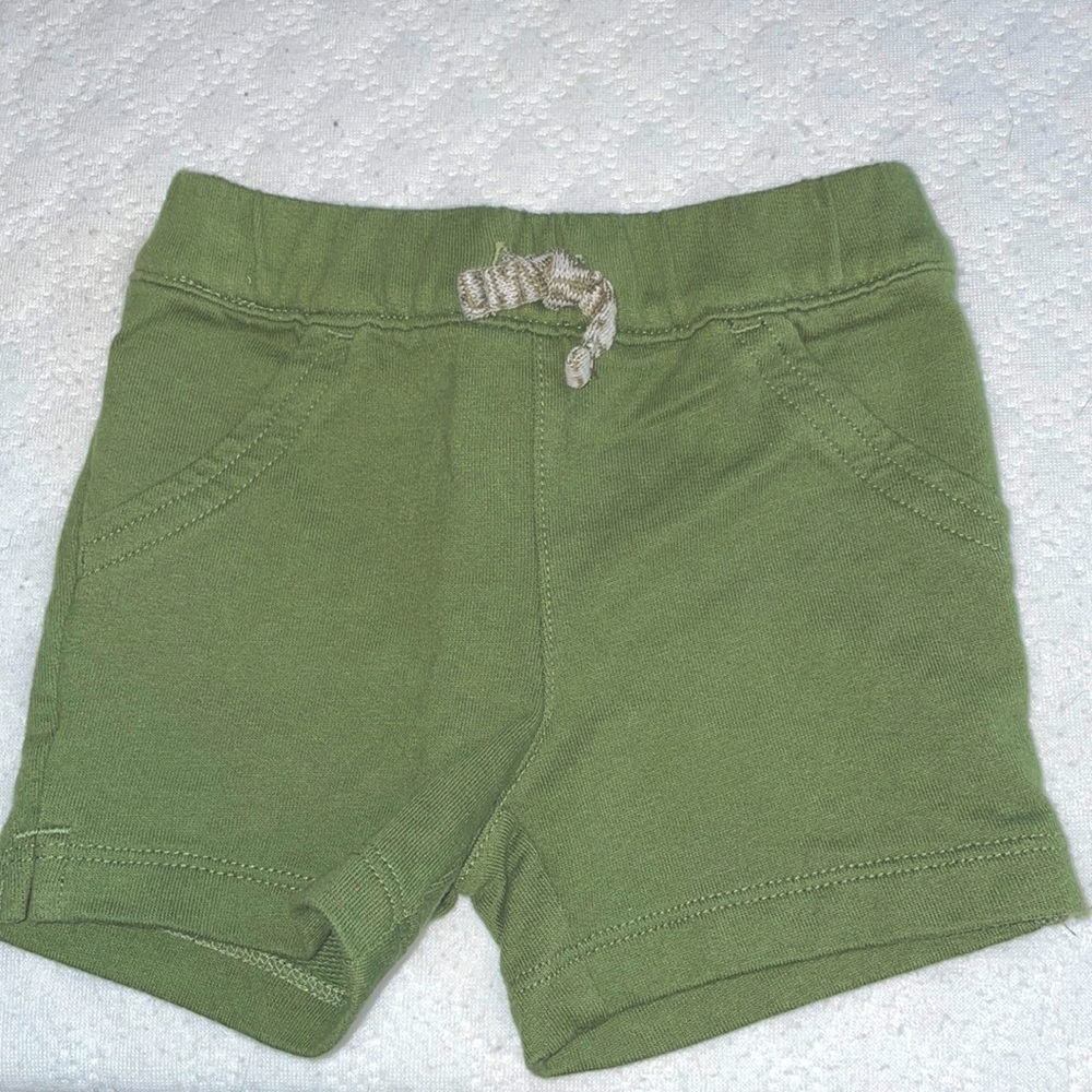 Never Worn Carter’s 6 Month Army Green Cotton Shorts